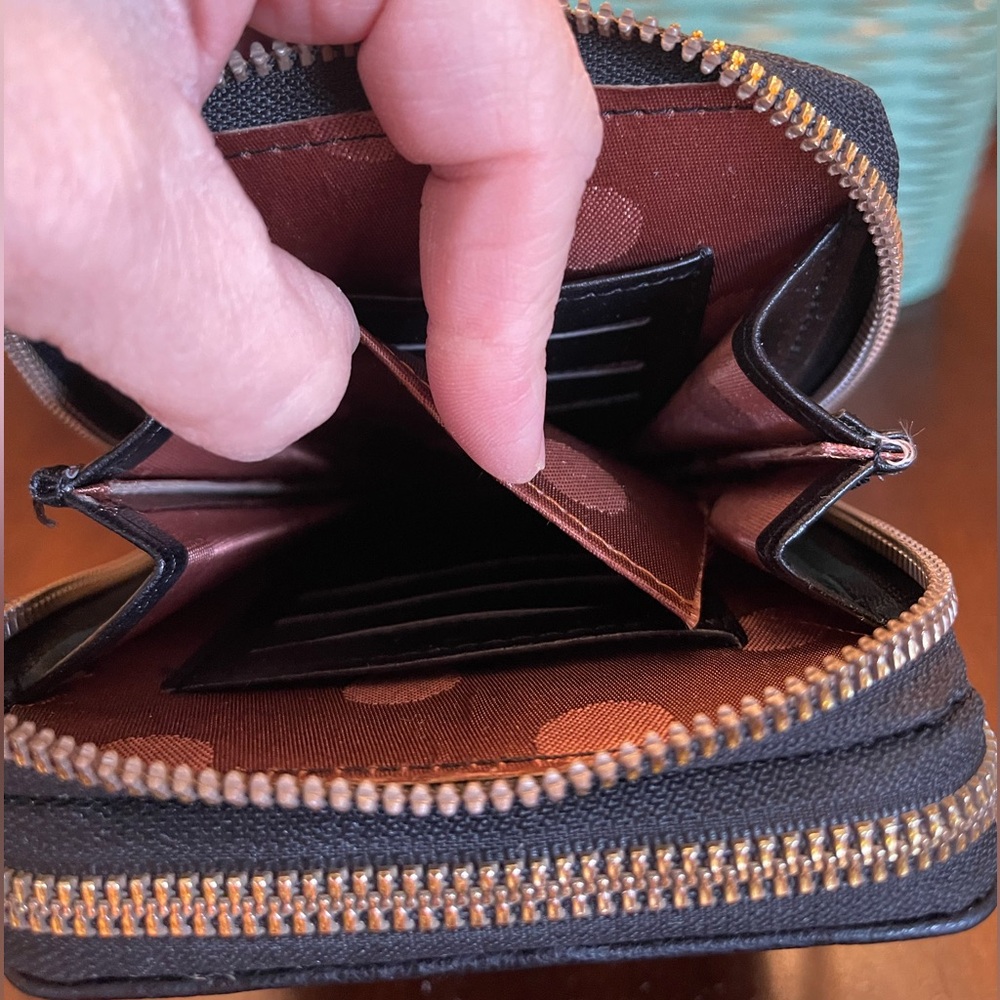 Women’s Multi Pockets Zippers Mini Crossbody Bag - Picture 10 of 11